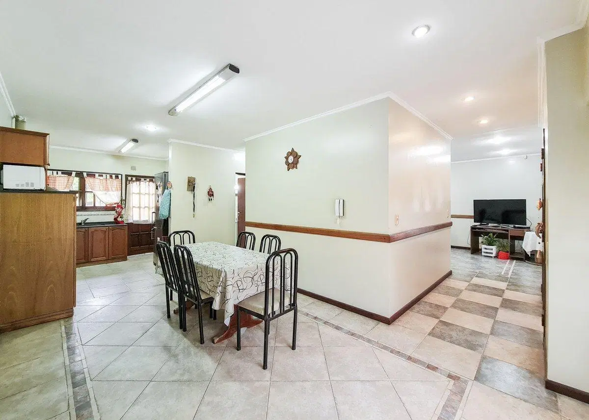 Casa en venta en Luján  5 ambientes APTA CREDITO 5