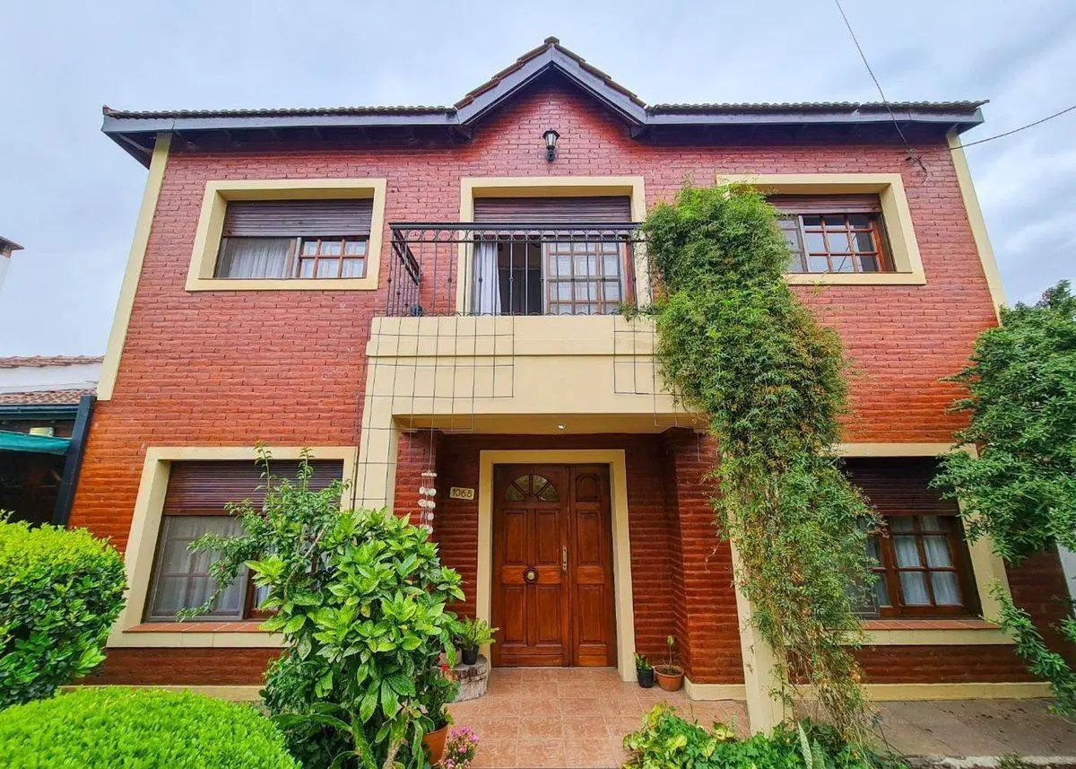 Casa en venta en Luján  5 ambientes APTA CREDITO 3