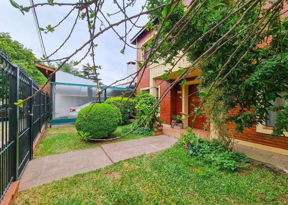 Casa en venta en Luján  5 ambientes APTA CREDITO 4