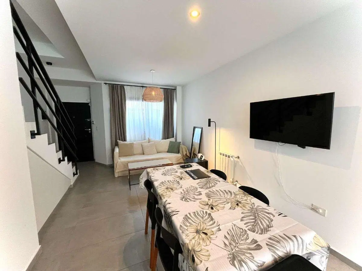 Venta Dúplex 4 amb. Cochera, terraza y jardin 4