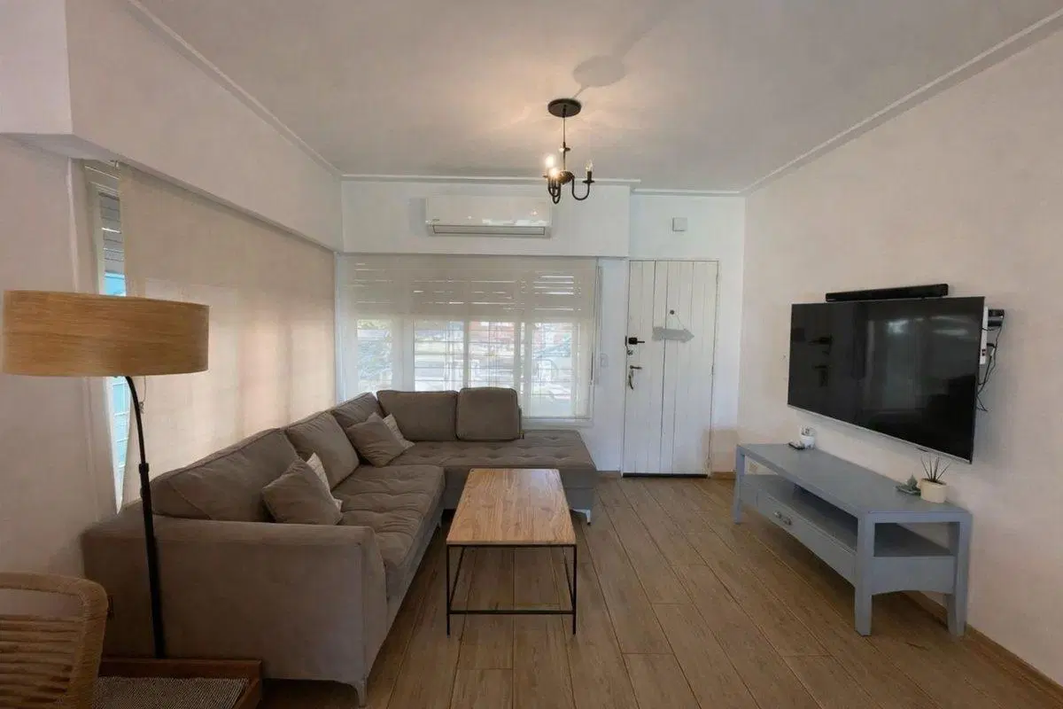 Venta Casa Reciclada Pileta y Parrilla Boulogne 4