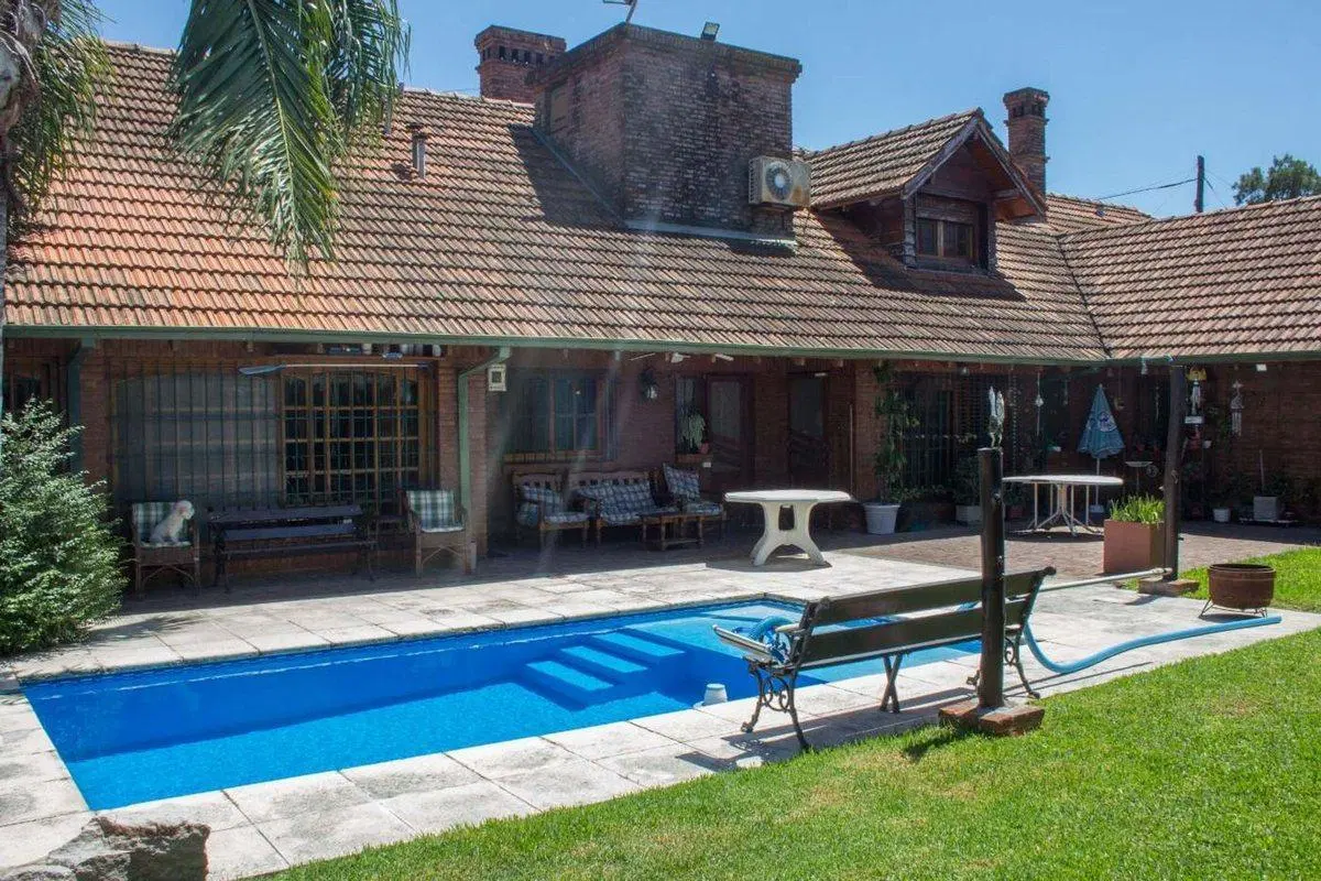 VENTA CASA CON QUINCHO PILETA EN PACHECO 3