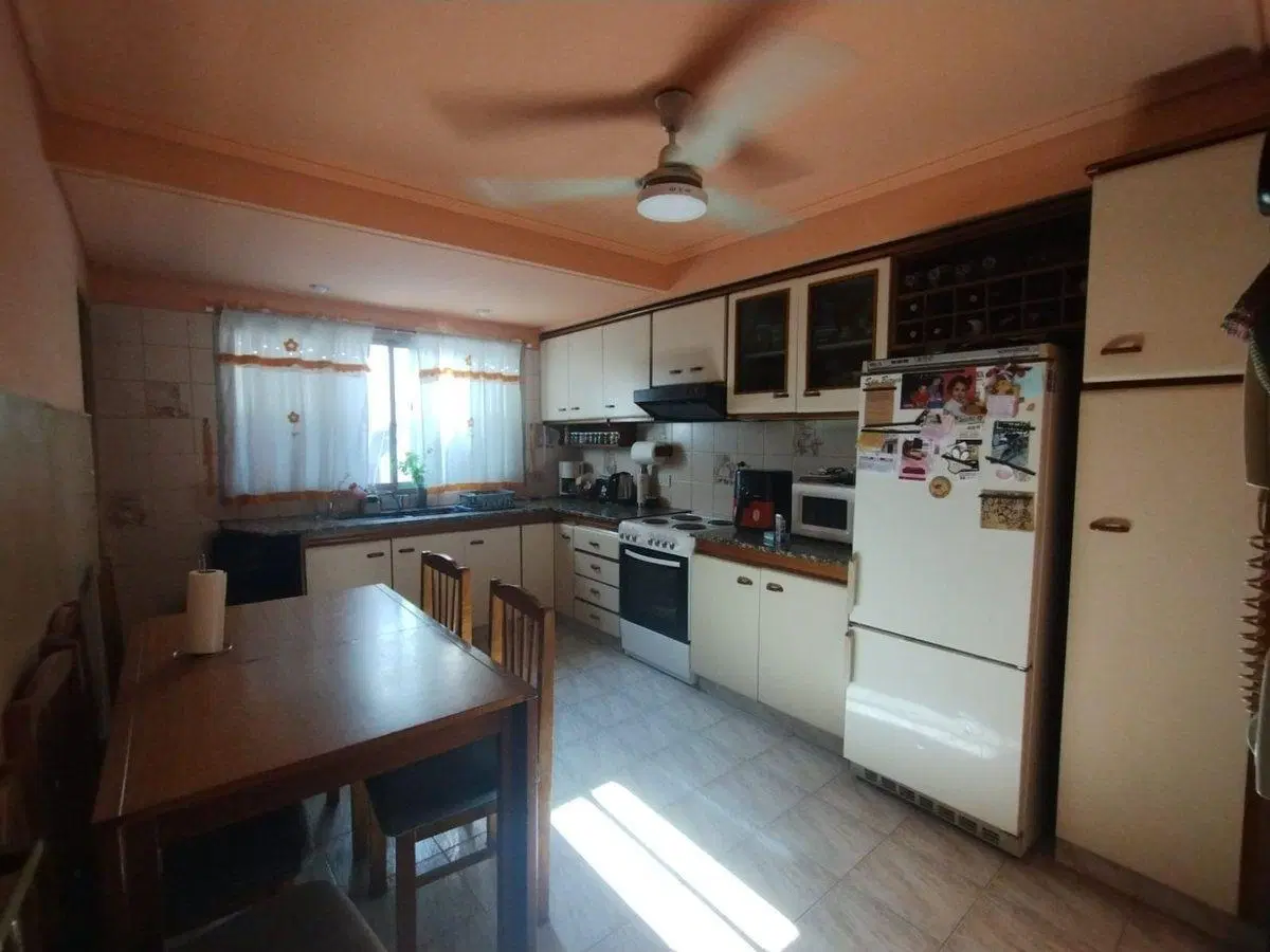 VENTA - PH 4 ambientes + Play /Monoambiente 3°piso 2
