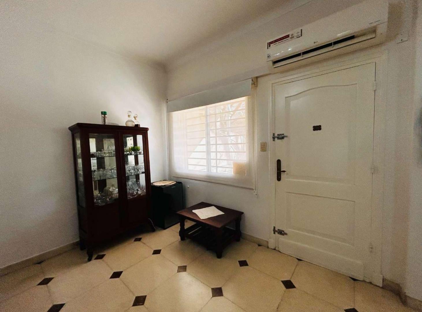 Foto de Casa en una plata c/ gran jardín venta en Saavedra, imagen 3
