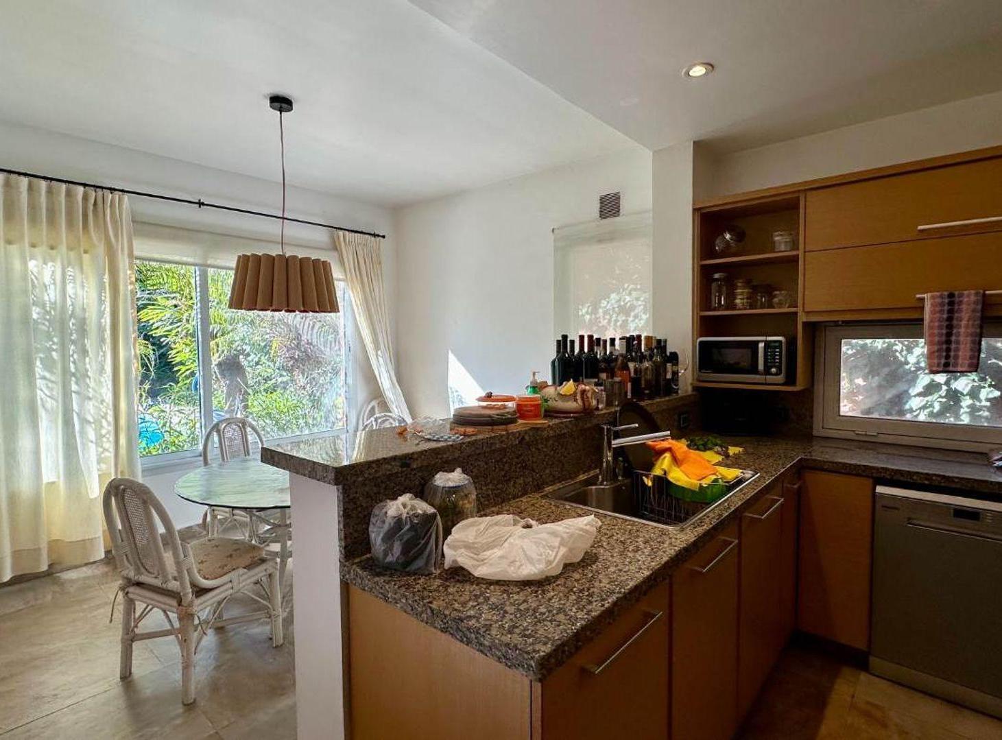 Foto de VENTA CASA DE 7 AMB. CON COCHERA EN SAN ISIDRO, imagen 3