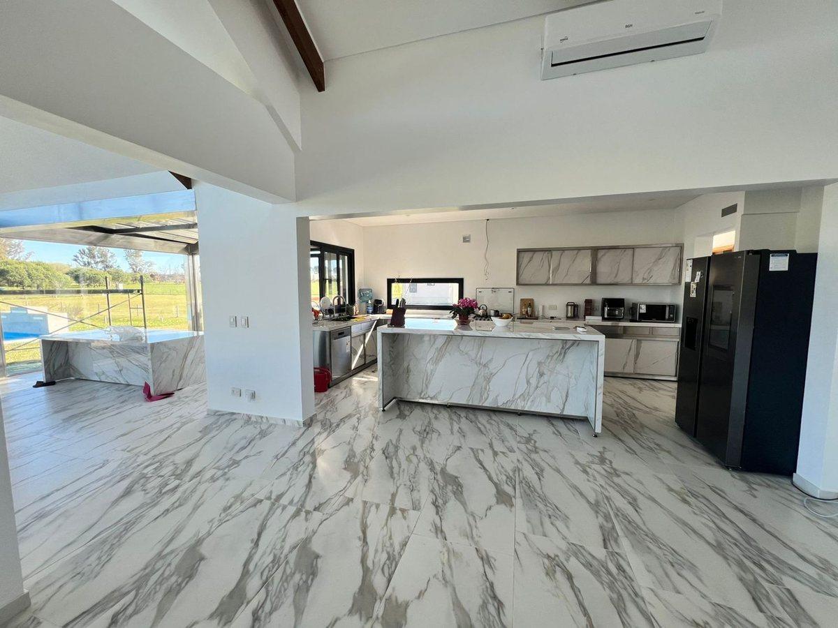 Foto de VENTA CASA, CHACRAS DE LA CRUZ , EXALTACION ., imagen 2