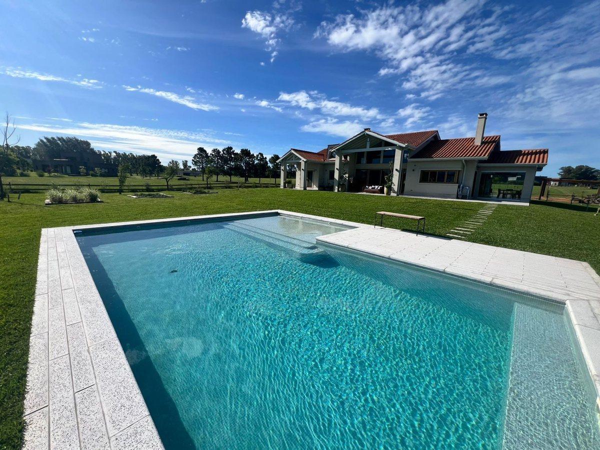 Foto de VENTA CASA CON VISTA AL LAGO , CHACRAS DE LA CRUZ, imagen 2