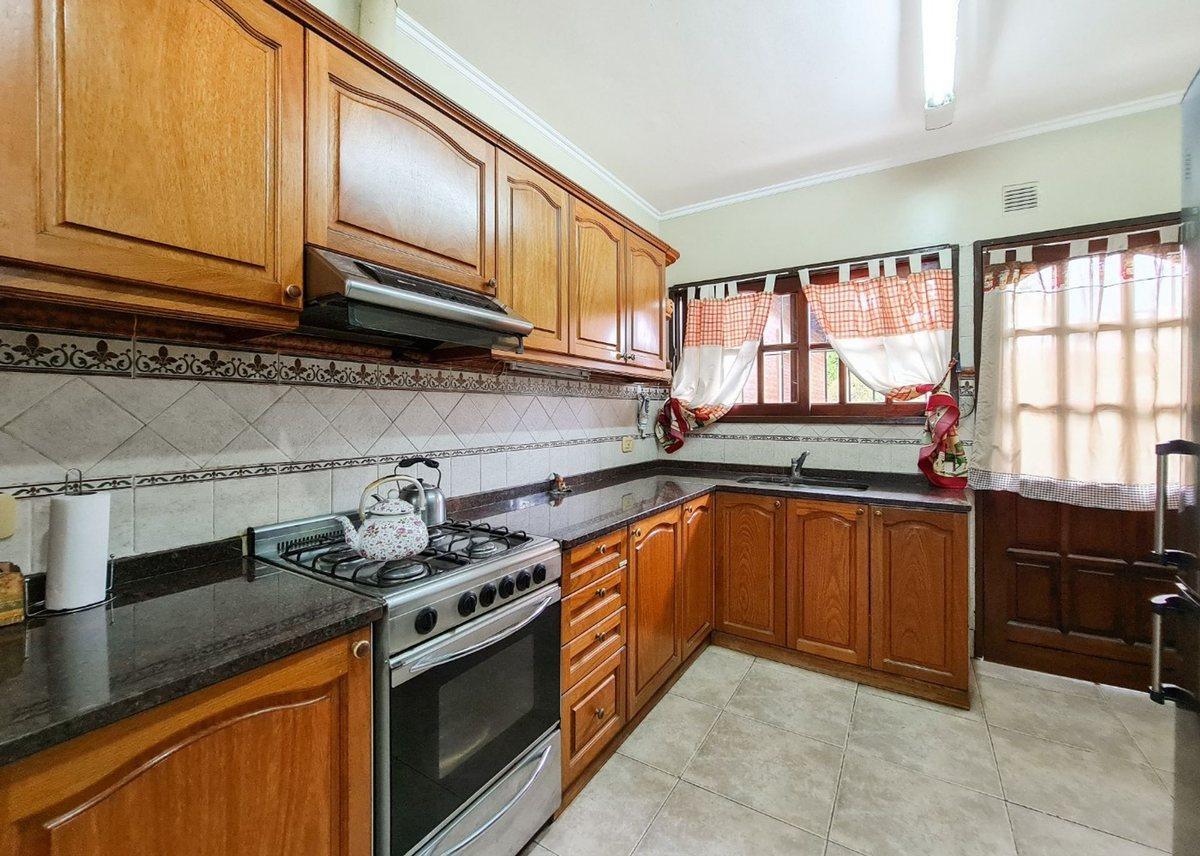 Foto de Casa en venta en Luján 5 ambientes APTA CREDITO, imagen 3