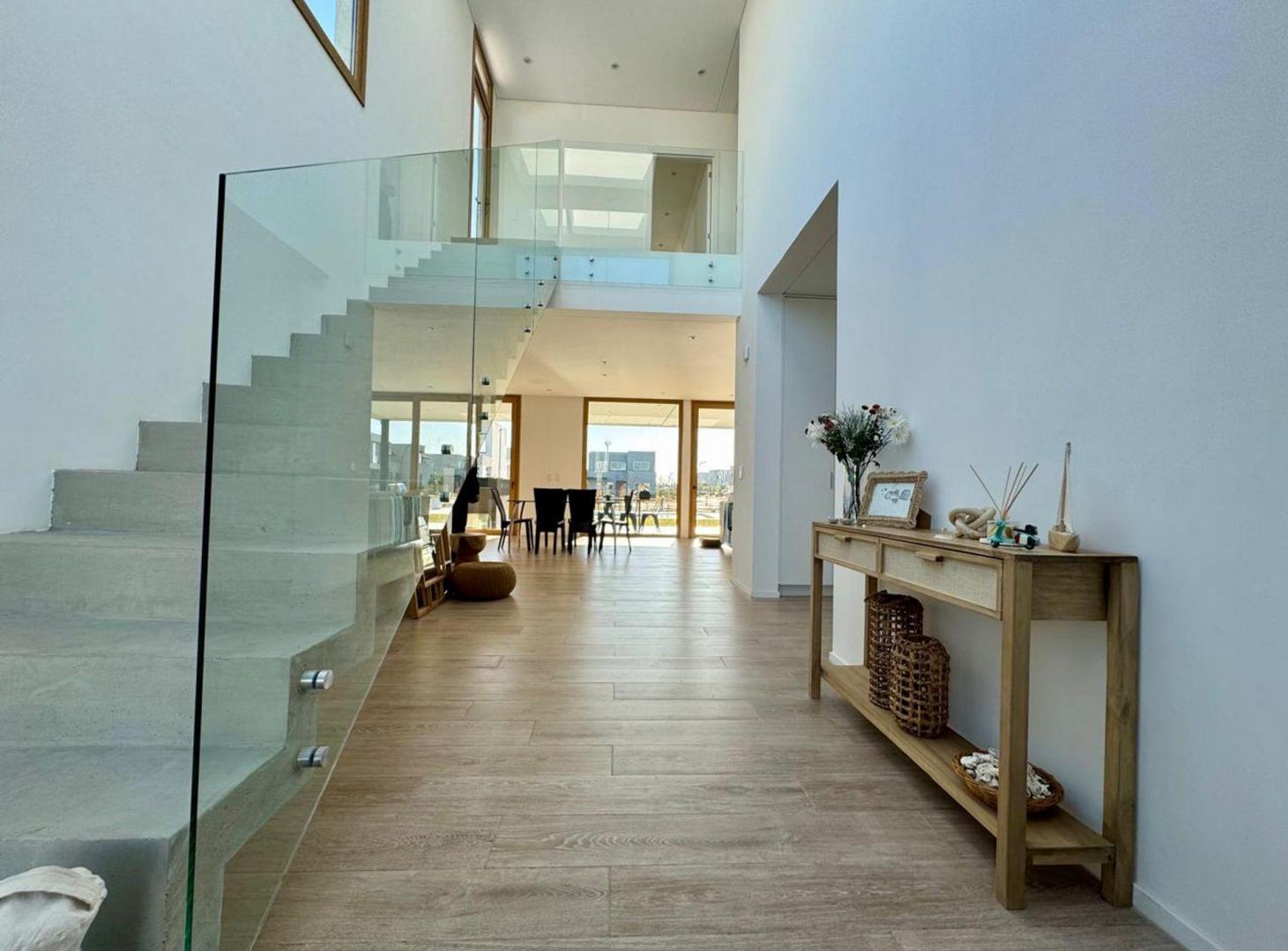 Foto de CASA EN VENTA 4 DORMITORIOS CARPINCHOS | NORDELTA, imagen 3