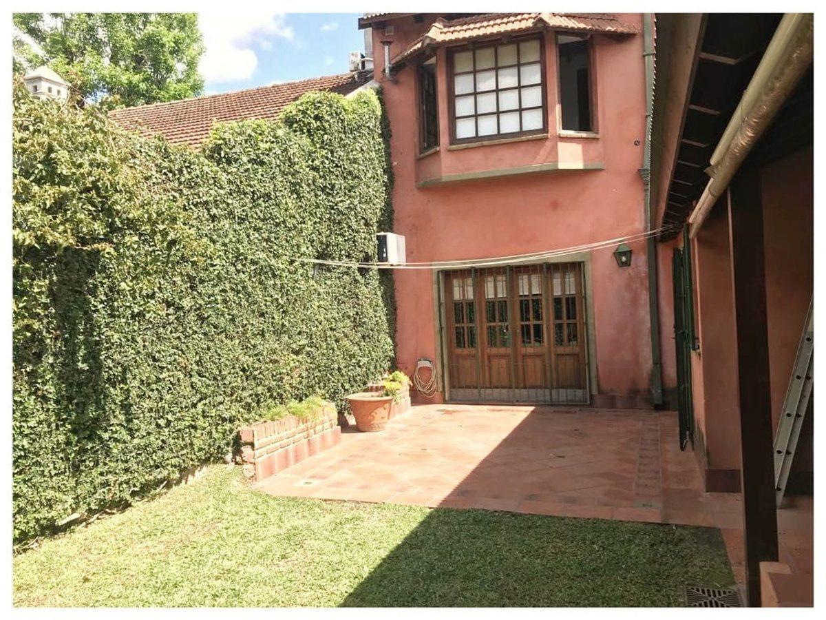 Foto de Imponente Casa De Estilo Inglés 6 Amb. En Z. Resid, imagen 5