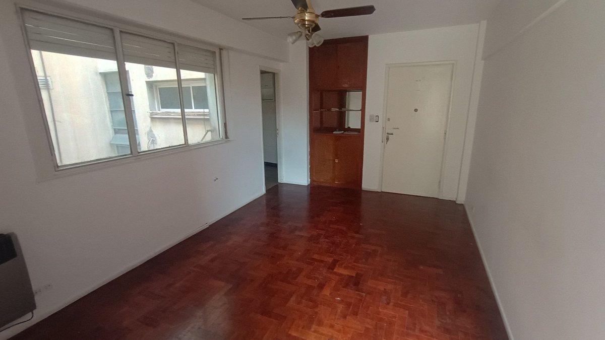 Foto de VENTA DEPARTAMENTO 3 AMB CALLE YERBAL FLORESTA, imagen 2