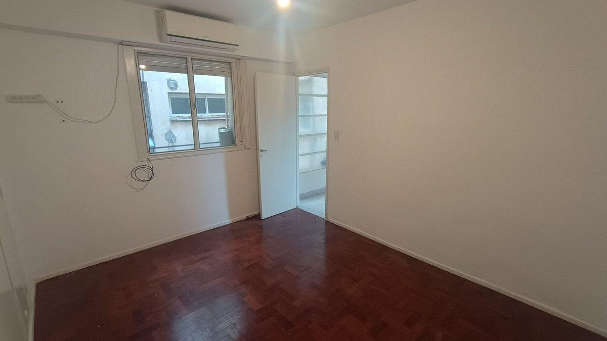 Foto de VENTA DEPARTAMENTO 3 AMB CALLE YERBAL FLORESTA, imagen 1