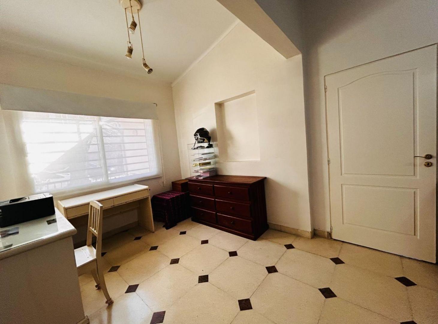 Foto de Casa en una plata c/ gran jardín venta en Saavedra, imagen 2