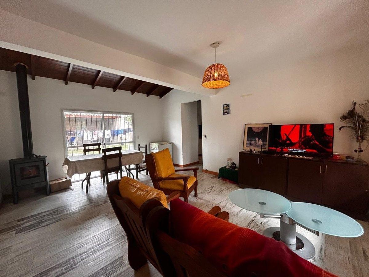 Foto de Casa venta en Carlos Keen Posib. de perm. por veh., imagen 3