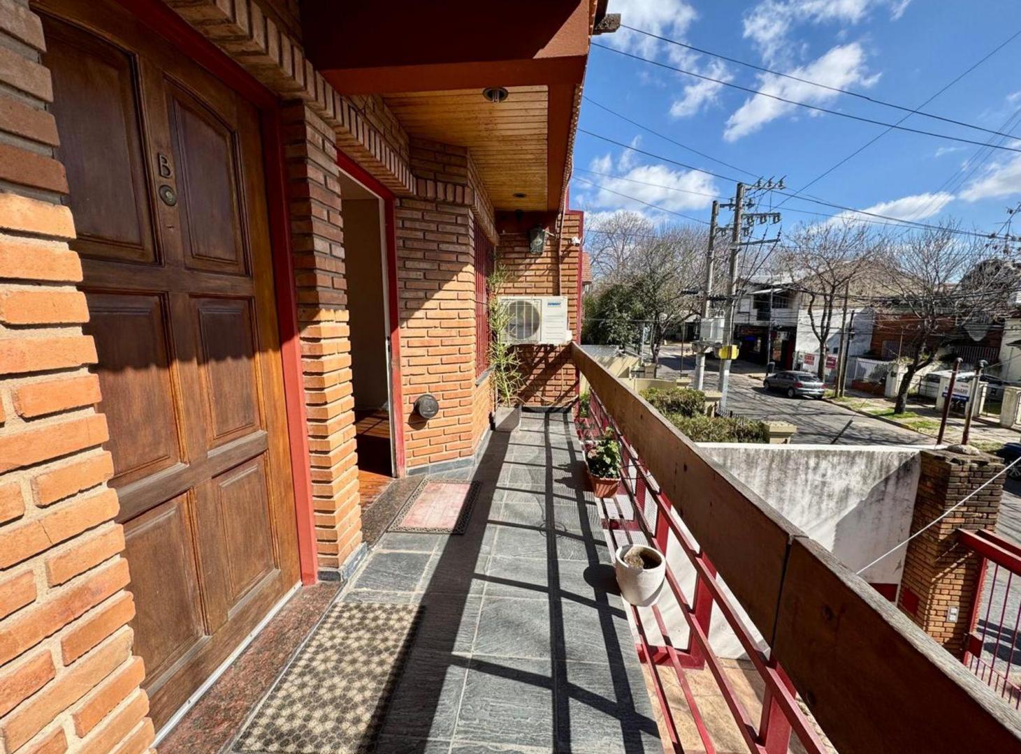 Foto de Dúplex 3 Ambientes con Jardín, Parrilla y Cochera, imagen 2