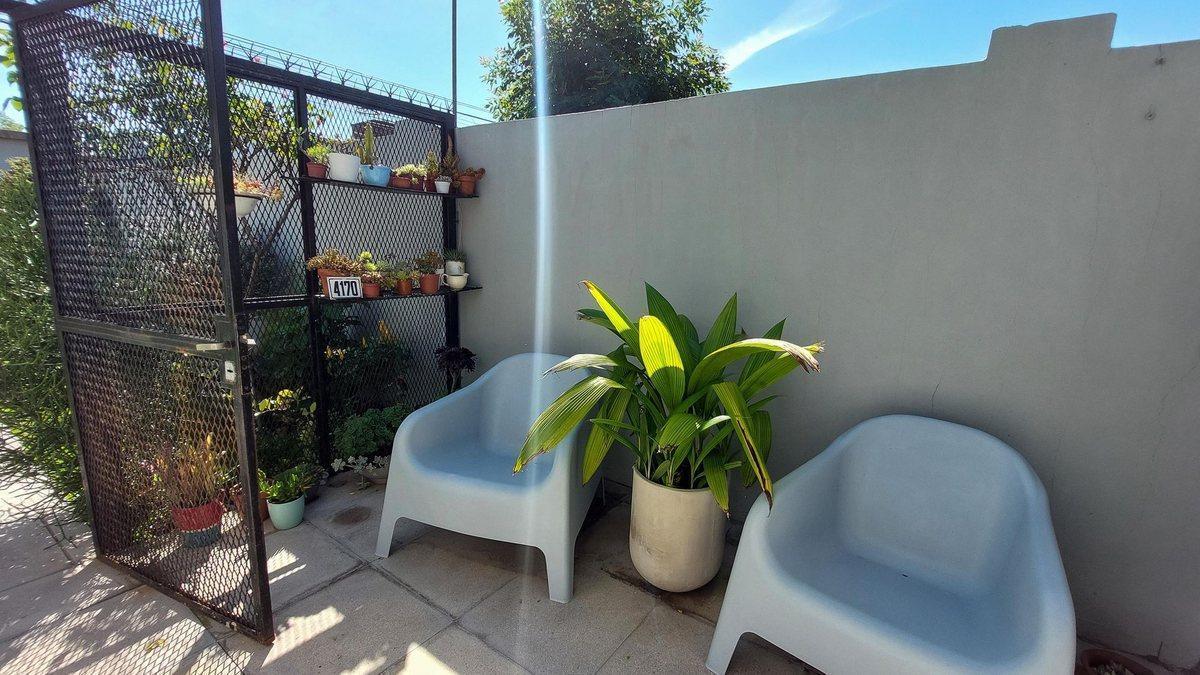 Foto de VENTA HERMOSA CASA 3 AMBS CON JARDIN Y COCHERAS, imagen 4