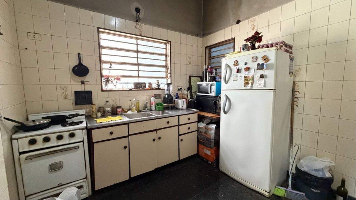 Foto de CASA 6 AMBIENTES C/ PARQUE Y PILETA EN ACASSUSO, imagen 3