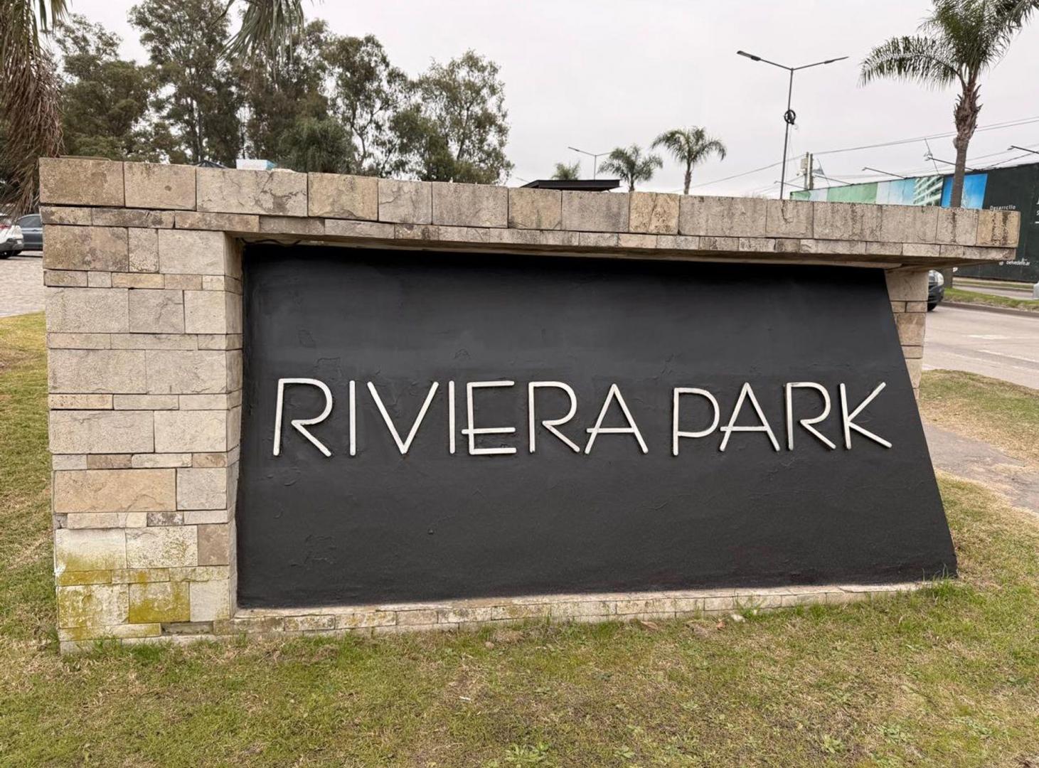 Foto de OFICINA LOCAL EN VENTA EN EL COMPLEJO RIVERA PARK, imagen 1