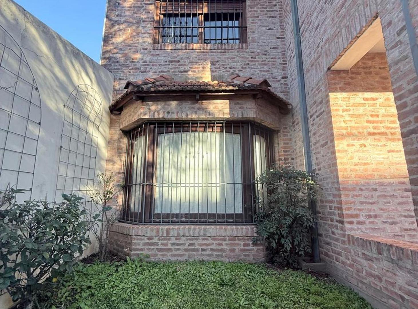 Foto de VENTA CASA 5 AMBIENTES CON JARDIN, imagen 2