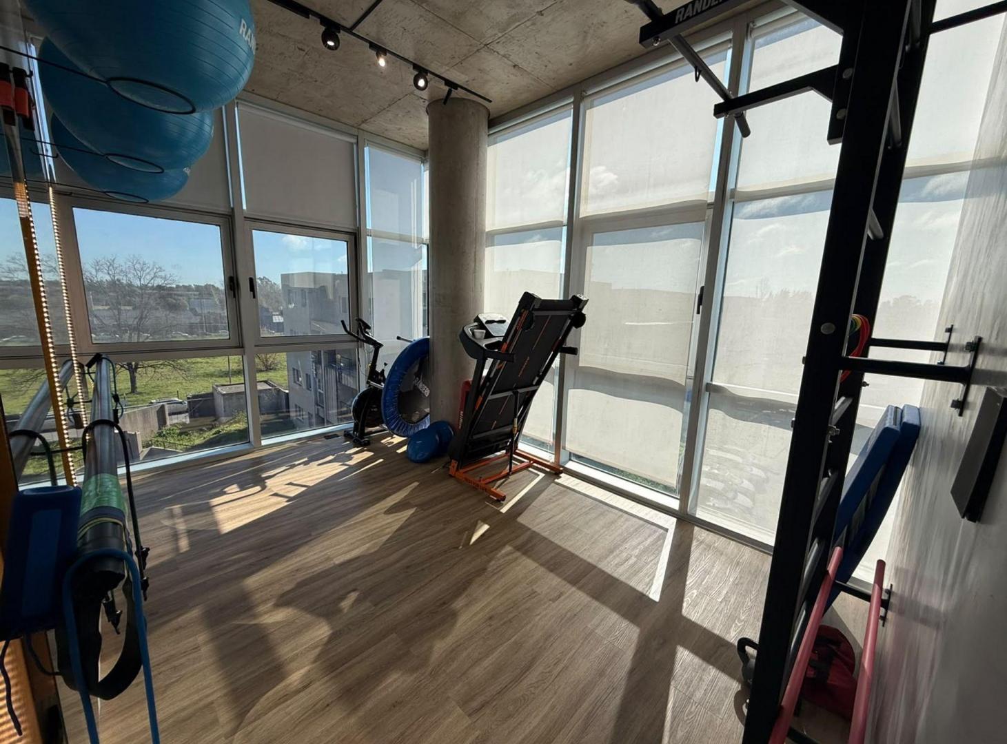 Foto de OFICINA - CONSULTORIO EN VENTA , PILAR CON COCHERA, imagen 1