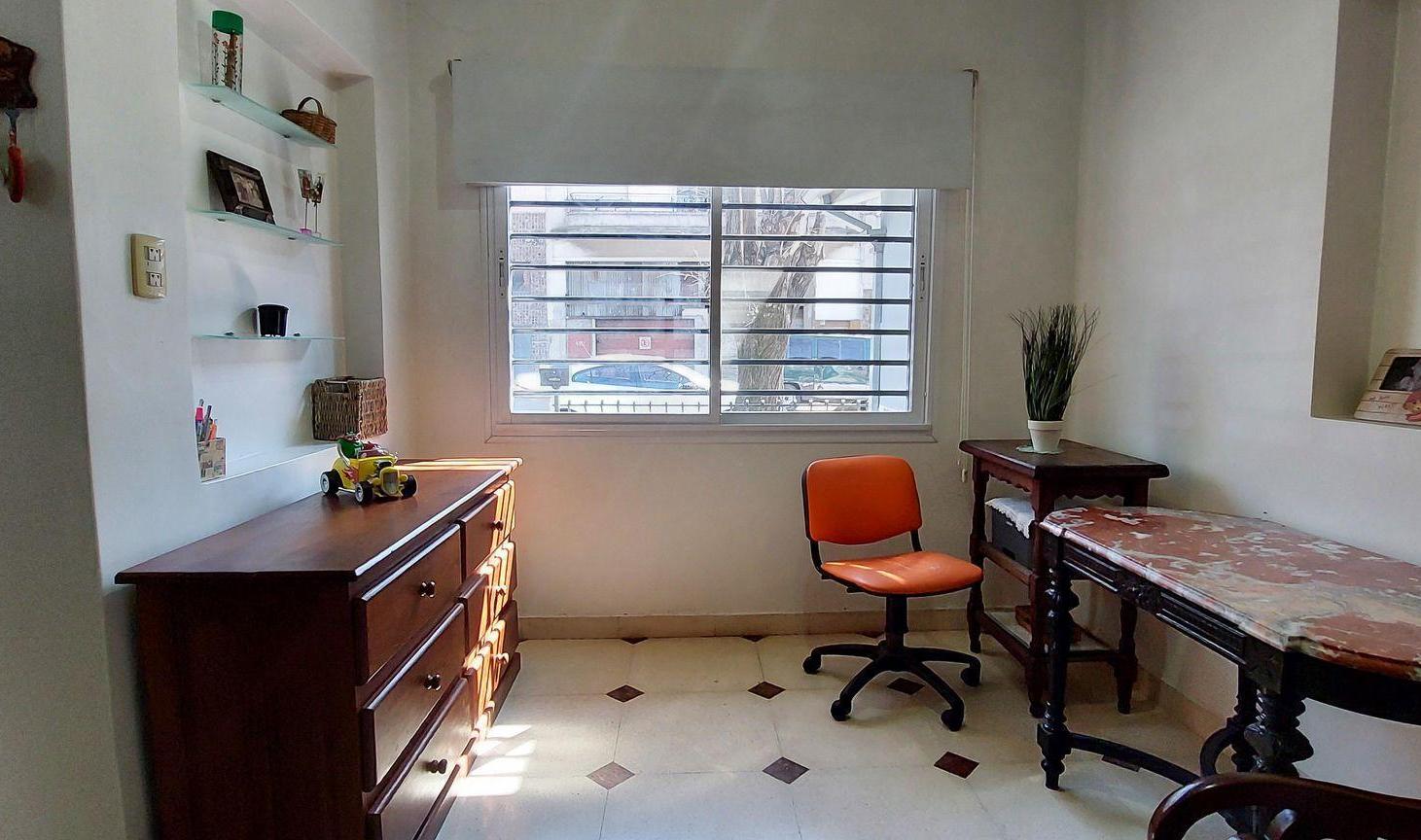 Foto de Casa en una plata c/ gran jardín venta en Saavedra, imagen 2