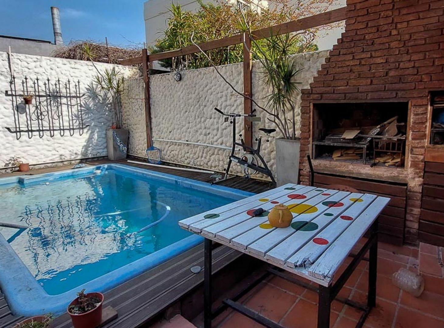 Foto de VENTA CASA OLIVOS PILETA JARDIN COCHERA, imagen 1