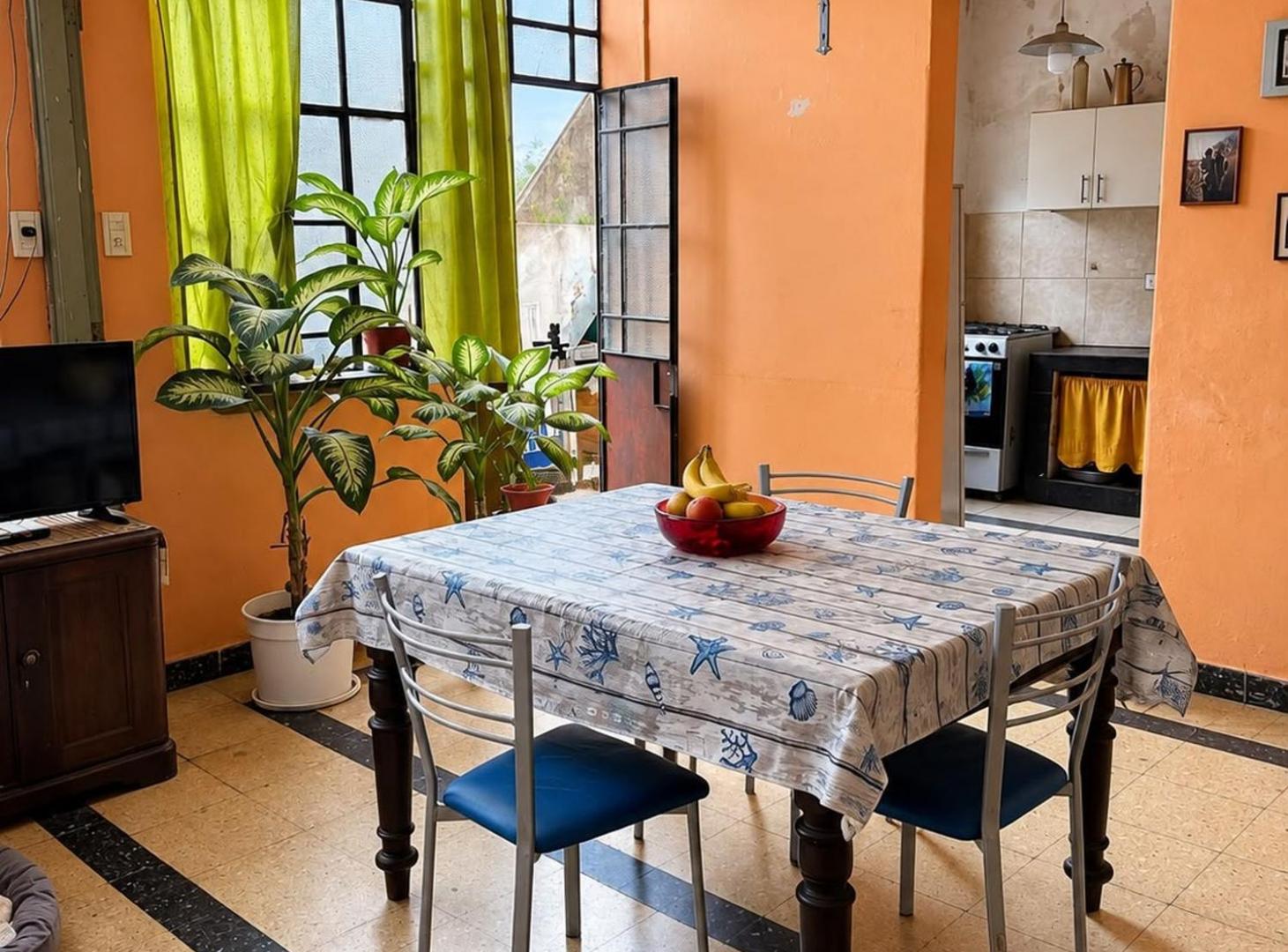 Foto de VENTA DOS VIVIENDAS LOTE PROPIO CON PATIO LUGANO, imagen 2