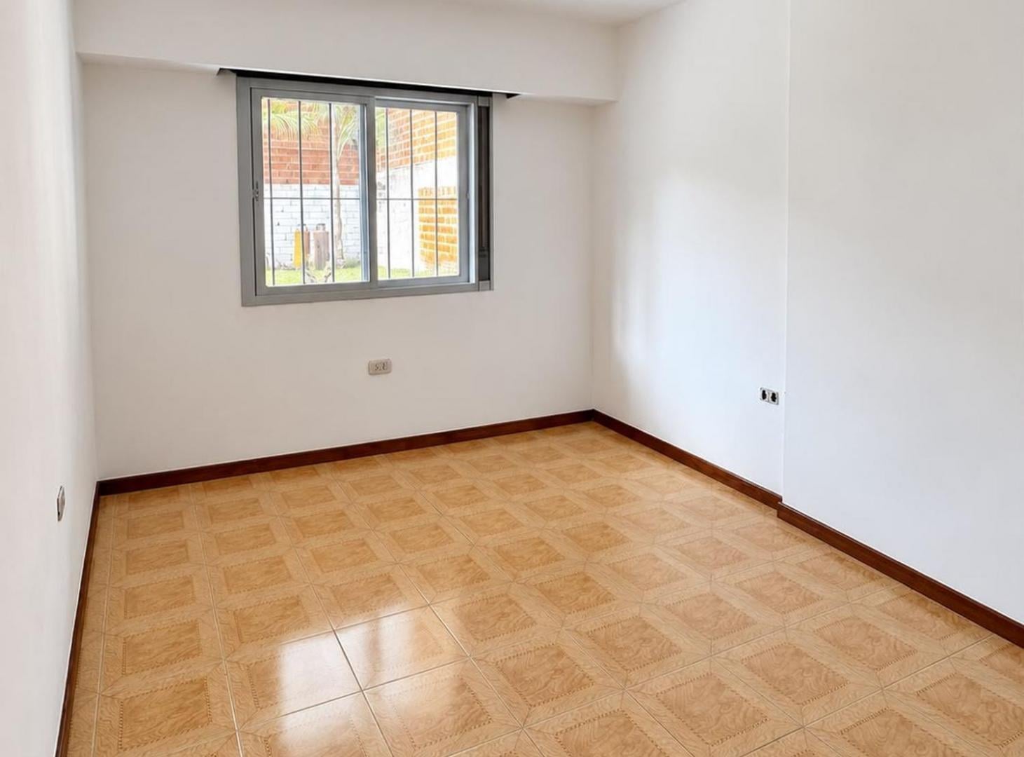 Foto de CASA EN VENTA ING MASCHWITZ – 349 M² DE LOTE, imagen 3