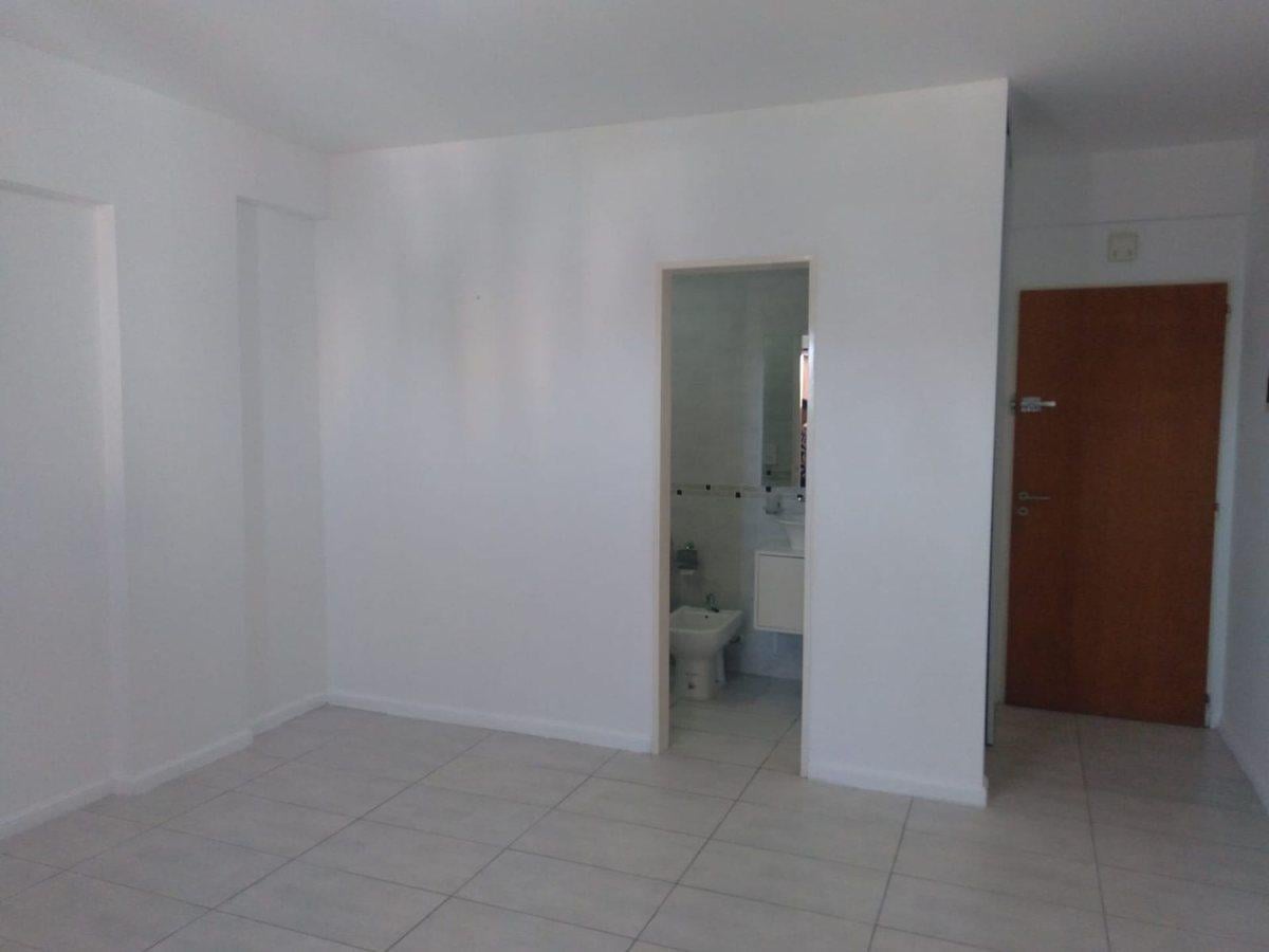 Foto de MONOAMBIENTE CON COCHERA Y BALCON EN CASEROS, imagen 5
