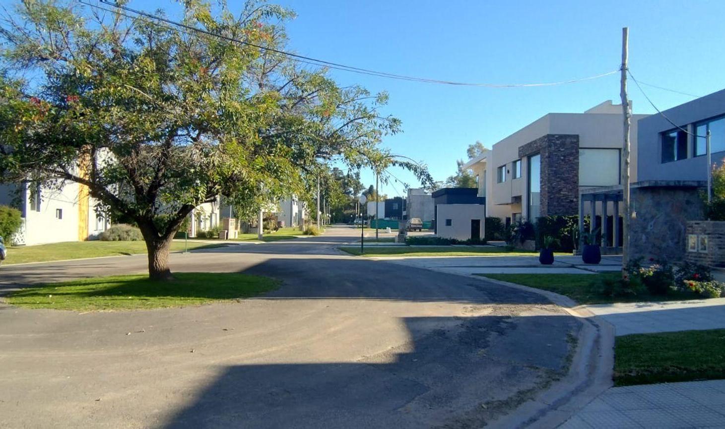 Foto de VENTA EXCELENTE LOTE EN COMPLEJO EN MORENO, imagen 2