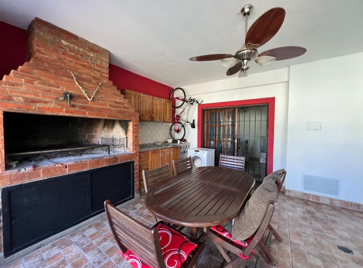 Foto de VENTA CASA 5 AMBIENTES GARIN CON PILETA Y COCHERA, imagen 4