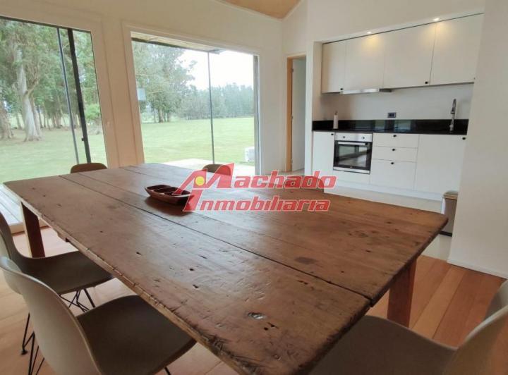 Foto de Hermosa Casa Estilo Nórdico sobre el Bosque en El Quijote Chacras, imagen 2
