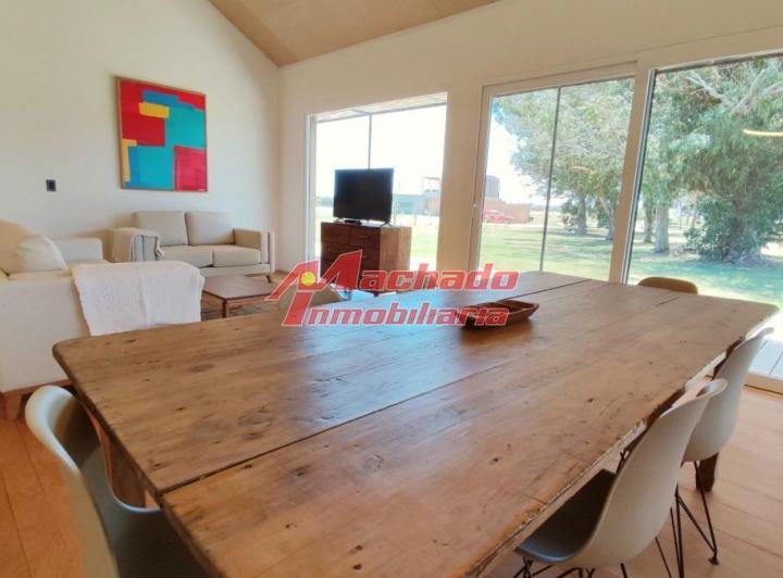 Foto de Hermosa Casa Estilo Nórdico sobre el Bosque en El Quijote Chacras, imagen 1