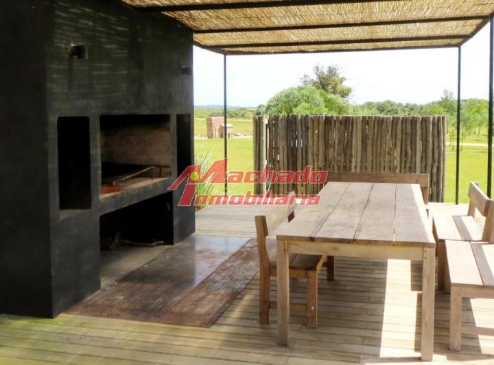 Foto de Hermosa Casa Estilo Nórdico sobre el Bosque en El Quijote Chacras, imagen 4