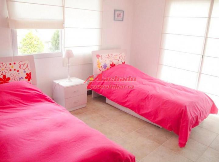 Foto de Casa en alquiler temporal - 5 dormitorios con piscina en Rincón del, imagen 3