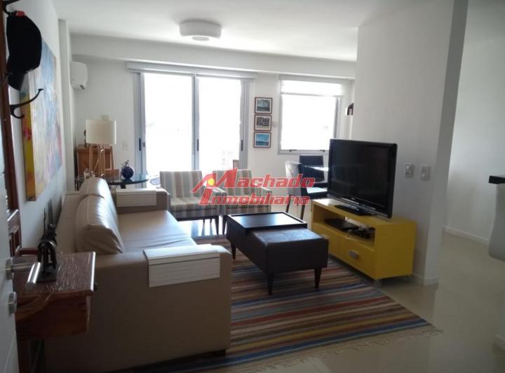 ventqa de apartamento zona playa brava