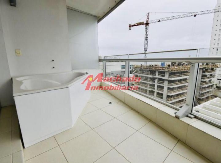 Foto de Apartamento en venta Playa Mansa 3 dormitorios SEASONS, imagen 2