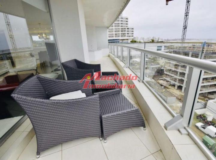 Foto de Apartamento en venta Playa Mansa 3 dormitorios SEASONS, imagen 3