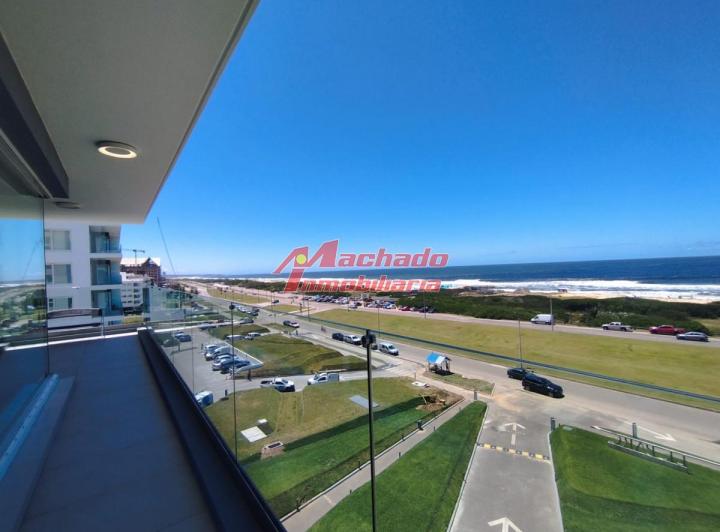 Apartamento en alquiler de 4 dormitorios en Punta del Este 2