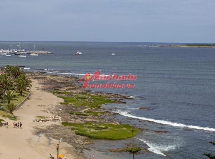 Foto de Alquiler de departamento en primera línea frente a playa mansa, imagen 3