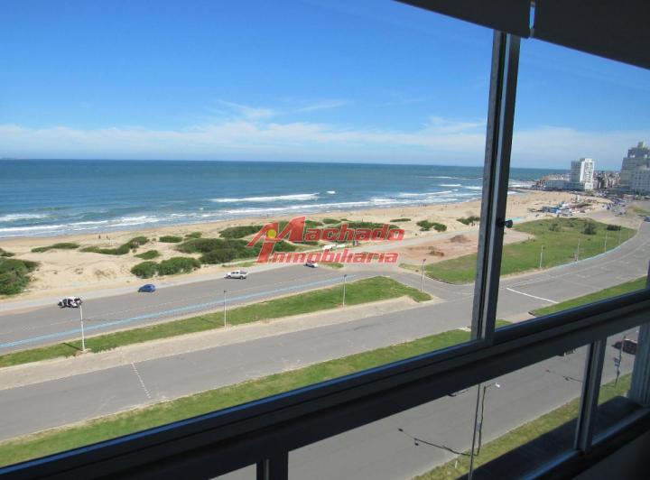 Apartamento en venta frente al mar playa Brava 3