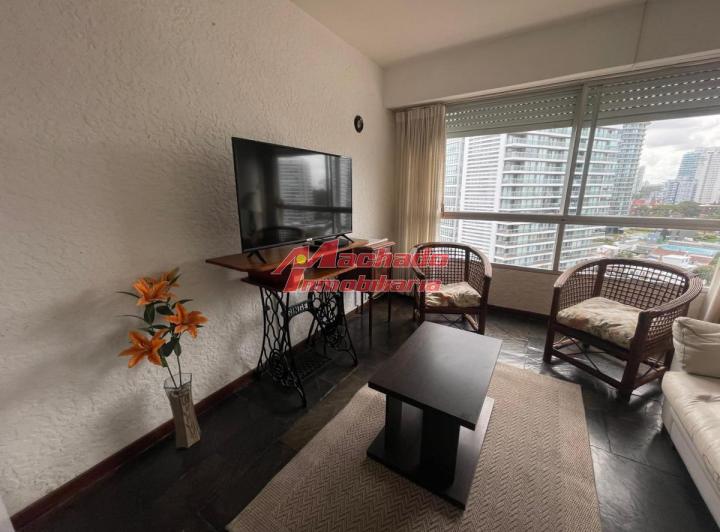 Foto de Departamento en venta en Brava - Punta del Este de 1 dormitorio y medio., imagen 1