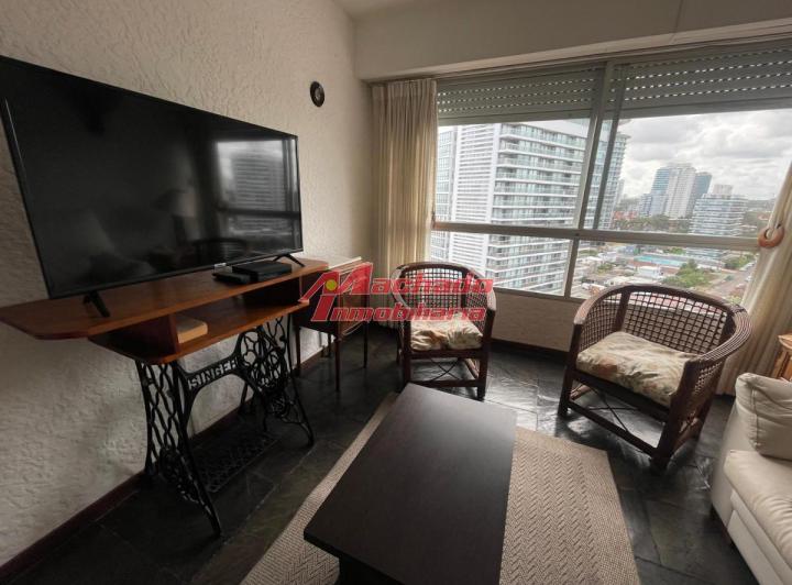 Foto de Departamento en venta en Brava - Punta del Este de 1 dormitorio y medio., imagen 2