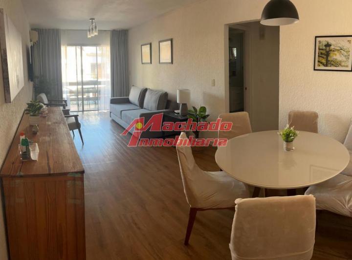 venta de apartamento en venta en zona playa mansa 5