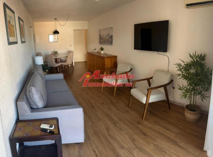 venta de apartamento en venta en zona playa mansa 3