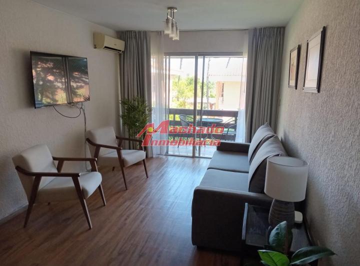 venta de apartamento en venta en zona playa mansa 4