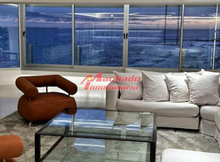 Amplio apartamento en Primera línea de playa brava. PUNTA del Este. Alquiler de verano y venta 5