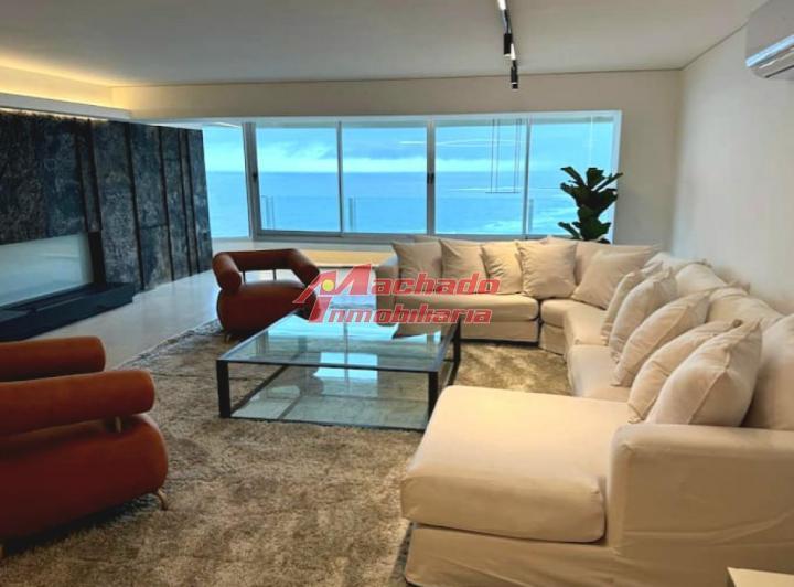 Amplio apartamento en Primera línea de playa brava. PUNTA del Este. Alquiler de verano y venta 1
