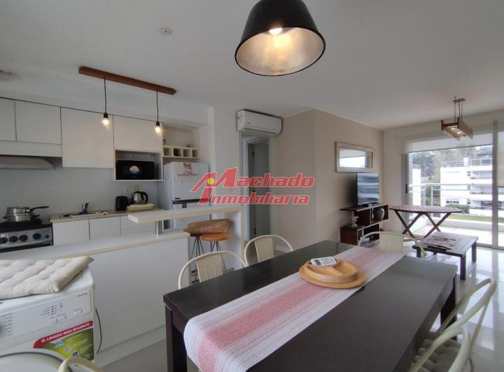 Venta de Pent house en de 2 dormitorios zona Playa abrava 1