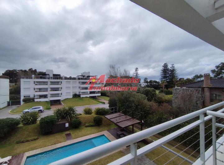 Venta de Pent house en de 2 dormitorios zona Playa abrava 3